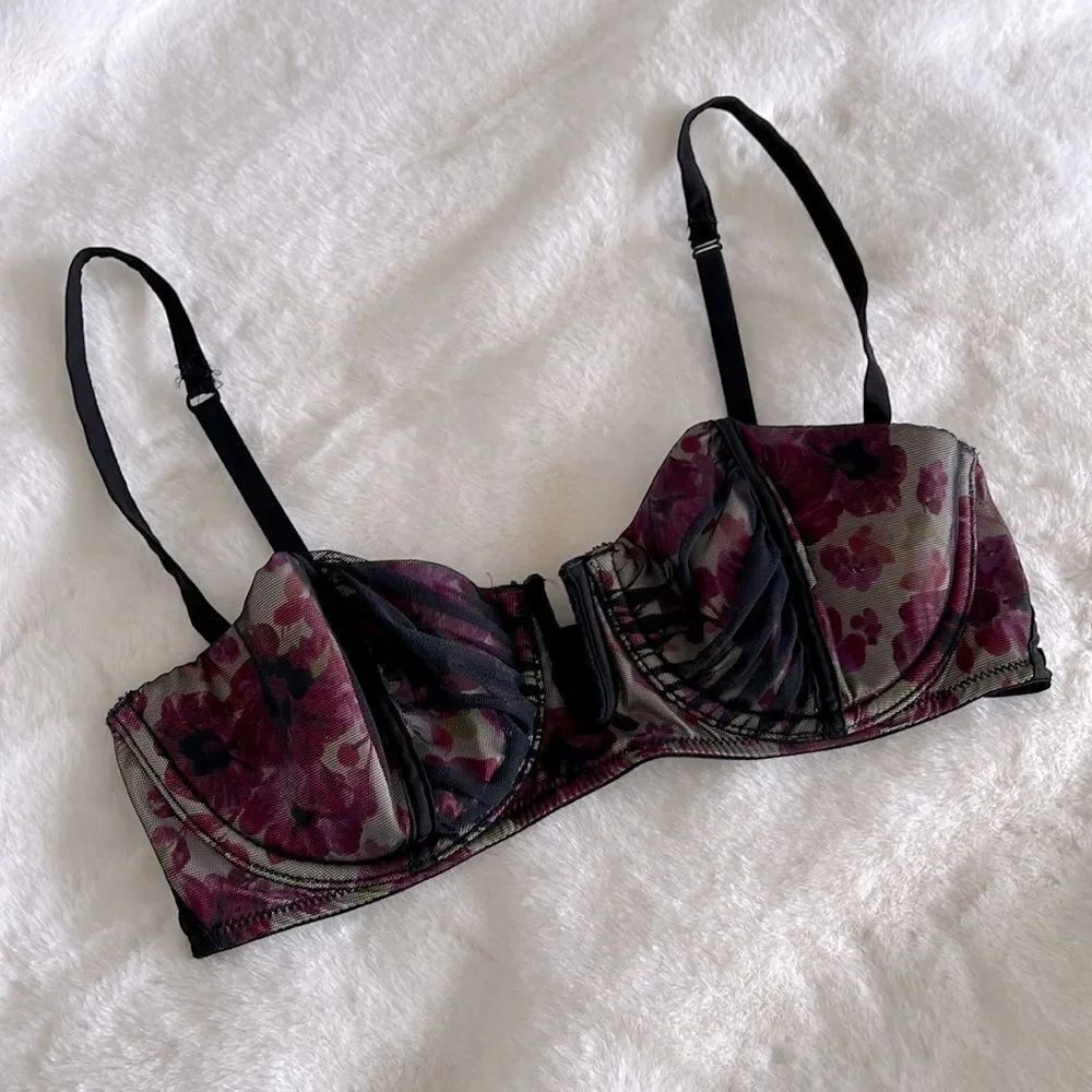 Vintage retro Victorias Secret black mesh floral bra 34C